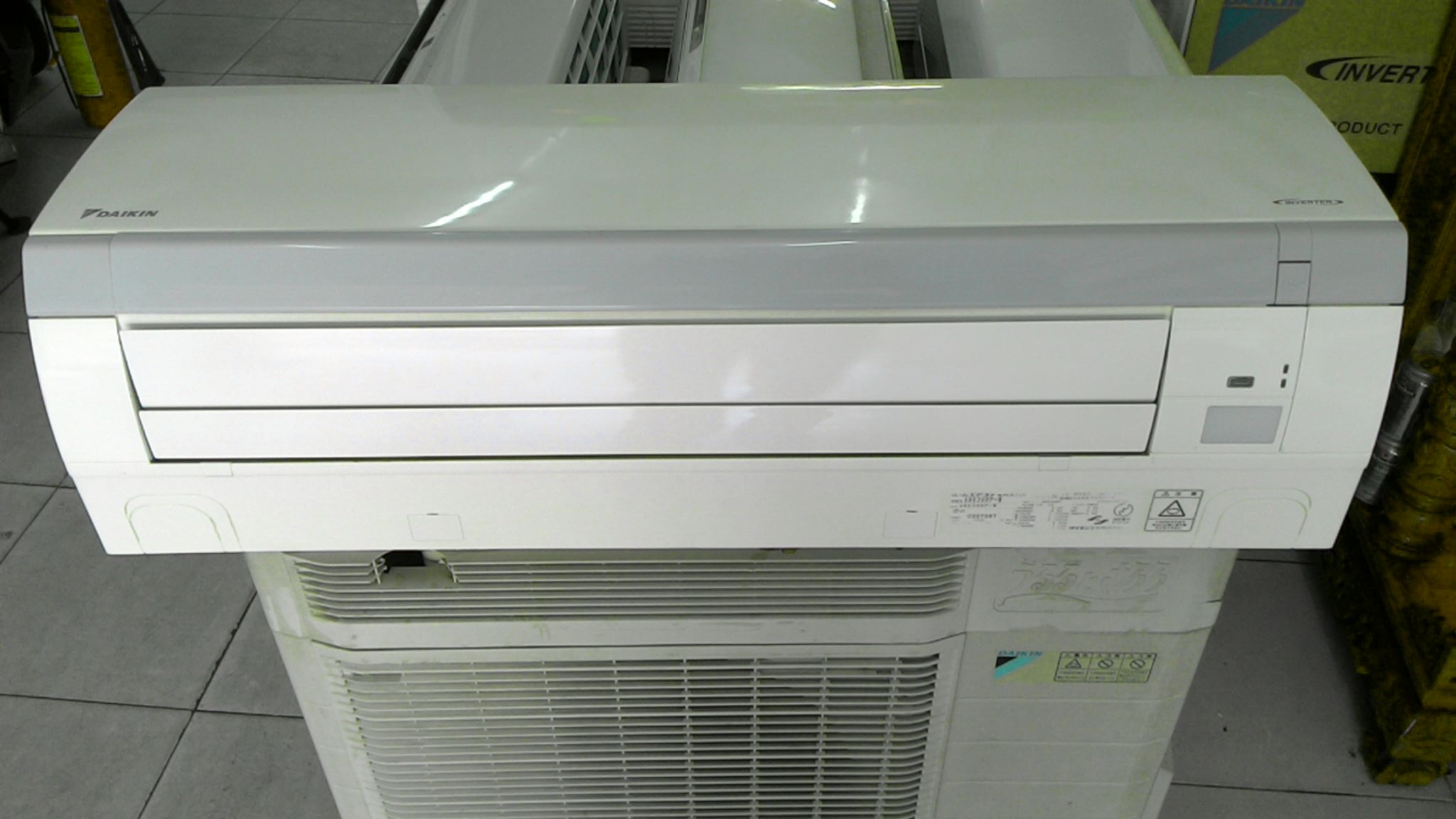 Nên mua máy lạnh Daikin mới hay hàng nội địa | maylanh24h